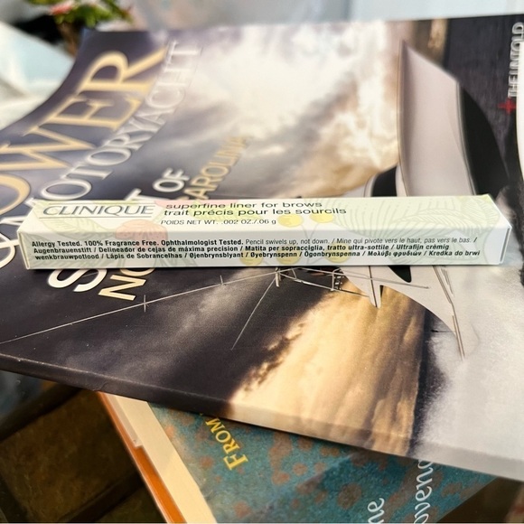 Clinique Soft Blonde Superfine Liner for Brows Eyebrow Gel Liner NWT - Picture 5 of 6